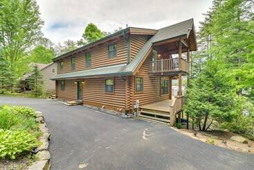 Quinta ou Casa Rural Lakefront Corinth Log Home: Private Dock, Fire Pit