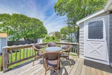 Cozy Wells Cottage W/ Deck: Steps To Beach!