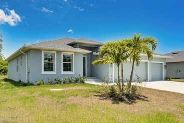 Dom wiejski South Gulf Cove Retreat W/ Grill   13 Mi To Beach!