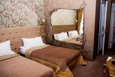 Boutique Spa Casino Hotel Lybid Plaza