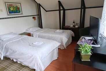 Cronin S Guesthouse Bed & Breakfast