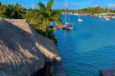 استراحتگاه Mar Marine Yacht Club