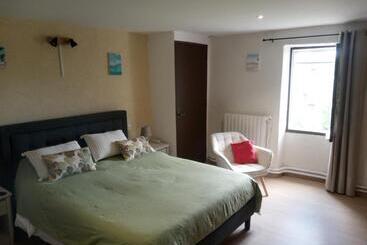 住宿加早餐 Chambres D Hôtes L Amphitryon 5 Chambres