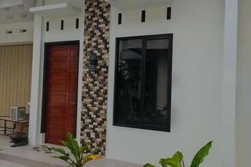 Pensione Penginapan Syariah Nh