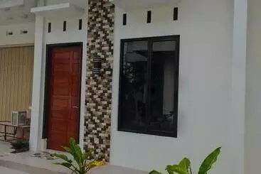 ペンション Penginapan Syariah Nh