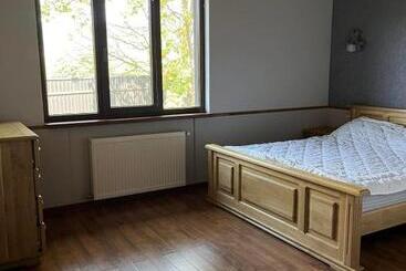 فندق гуцульська хата