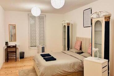 Bed and Breakfast Biriyani House