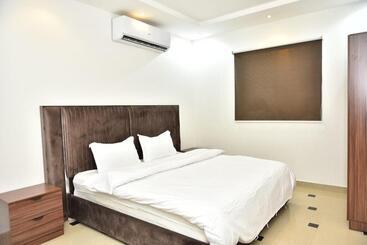 מלון דירות المكان الراقي للشق