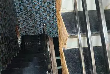 Hotel Pari Residency 5 Mint Walking From Shri Ram Janmabhoomi Temple