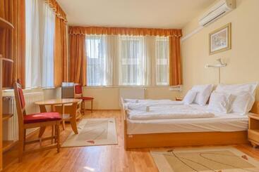 Villa Park Apartmanház