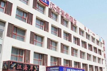 Hanting Hotel Tianjin Huayuan
