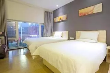 هتل Hi Inn Weifang Railway Station Zhongbai Building