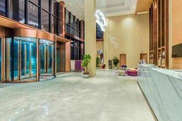 Lavande Hotel Sichuan Shehong Juxin Plaza