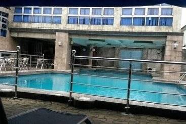 호텔 Starking Suites