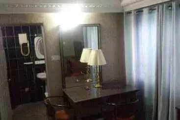 هتل Starking Suites