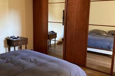 مبيت وإفطار Entre Bourgogne Et Morvan