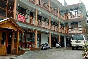 Fabhotel Hadimba Heights