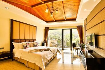 Resort Naqin Geological Ocean Park