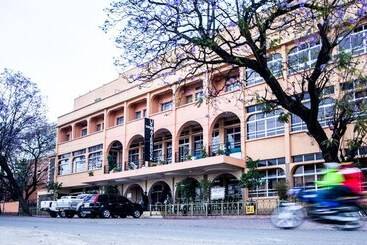 בית מלון כפרי Waterbuck