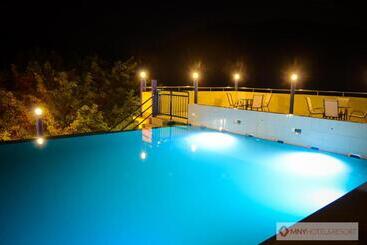 Mny Hotel & Resort