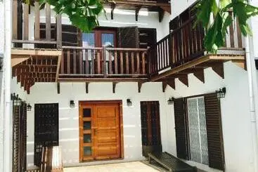 تختخواب و صبحانه Sannyasa Wellness And Spa