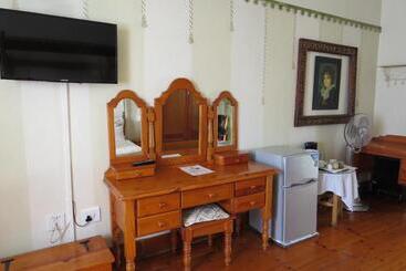 Hotel Lajava Guest Lodge