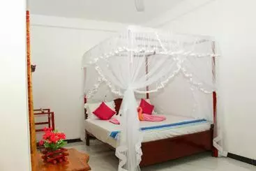Hotel Mirissa Breeze