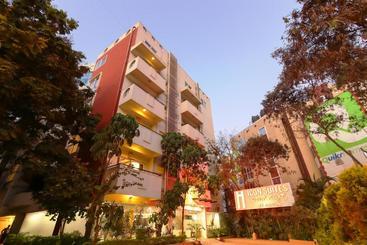 בית מלון כפרי Icon Suites By Bhagini