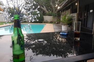 דירה Riversway Guest House