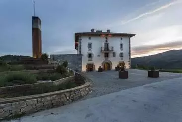 هتل Palacio De Yrisarri By Irrisarri Land