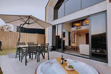 Bohemi Villa Bungalov