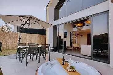 Bohemi Villa Bungalov