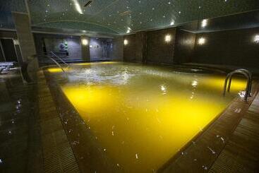 בית מלון כפרי Hattusa Vacation Thermal Club Erzin