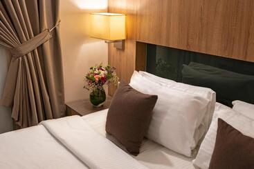 Hotel Laten Suites Prince Sultan