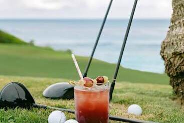 هتل The Loren At Pink Beach