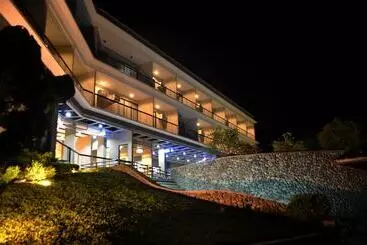 Rivermount Hotel And Resort