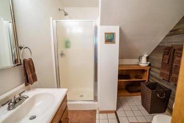 צימר Bears Den Alaska Lodging