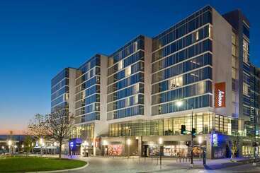 هتل Canopy By Hilton Washington Dc The Wharf