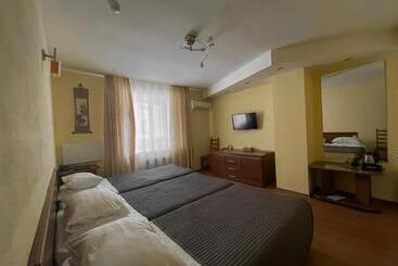 هتل Gloria Standard