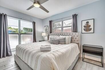 茅舍 Hollywood Vacation Home W/ Patio & Gas Grill!