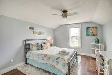 بيت ريفى Close To Beaches: Palm Coast Home W/ Deck!