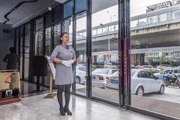 Lavande Hotels·wuhan Fanhai Cbd