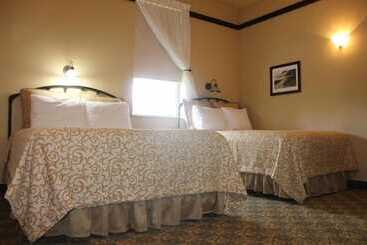 فندق Exit Glacier Lodge