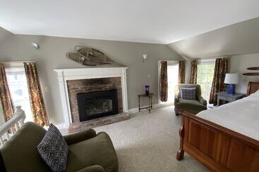 Hotel Four Columns Inn