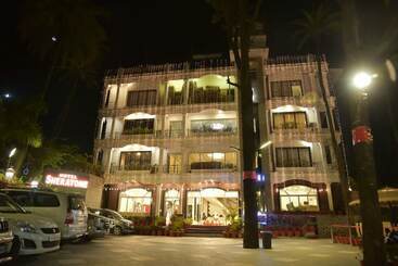 Szálloda Sheratone   A Luxury