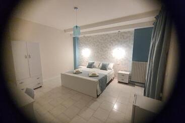 פנסיון Villa Letizia   Sky Blu Pompei Room