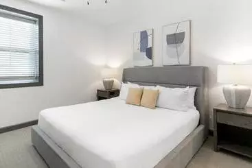 The Leo Apartments By Barsala
