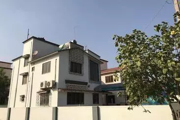 Hotel Shree Radhe Bungalow Bhuj