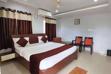 Goroomgo Hotel Maa Tulsi Guest House Ujjain