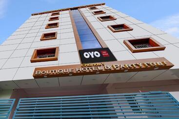 Fabhotel Chandu S Boutique   Nr Bus Stand